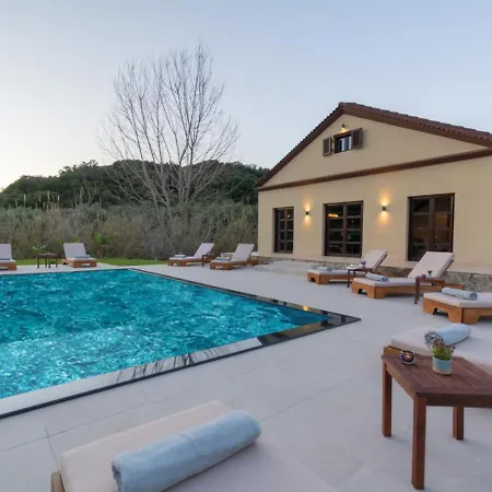 Luxury Private Queen Lefkimmi (Corfu)
