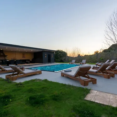 Luxury Private Queen Villa *