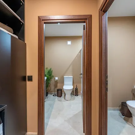 Luxury Private Queen *